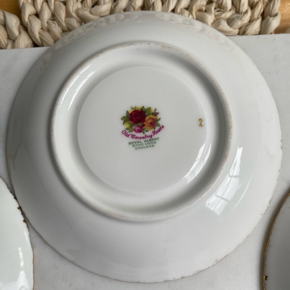 Set Of 3 Royal Albert Old Country Roses Fine Bone China Tea Cups with Saucers - Picture 11 of 12